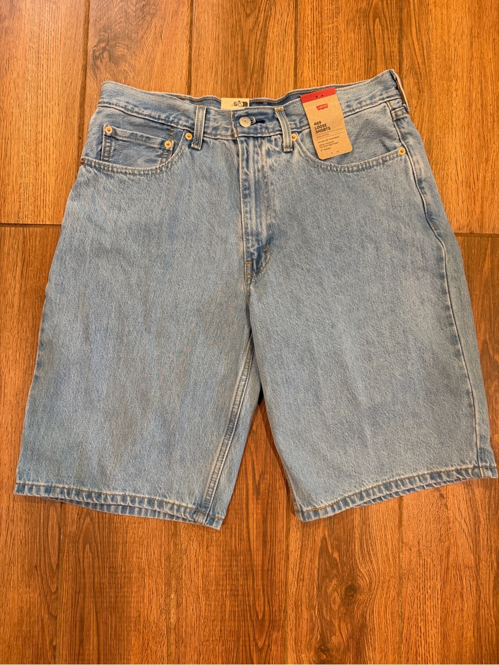 Levi's 469 loose Light Wash Denim Jean Shorts 12” / men’s 34 / nwt